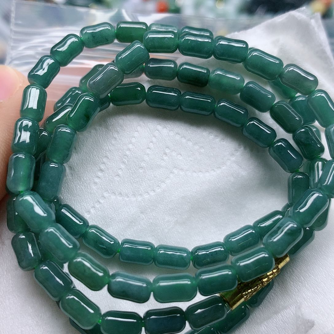 翡翠颈饰未镶嵌手串