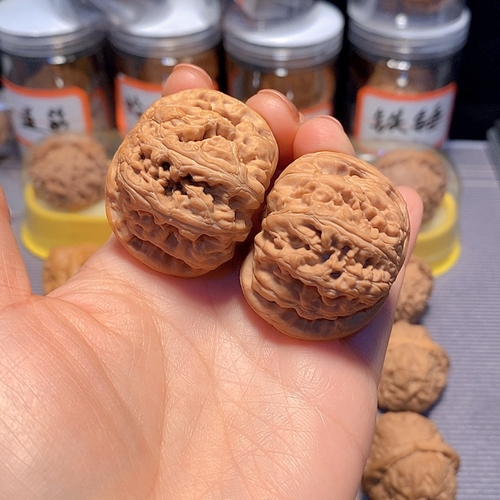 桃核把件粗筋n m m m m