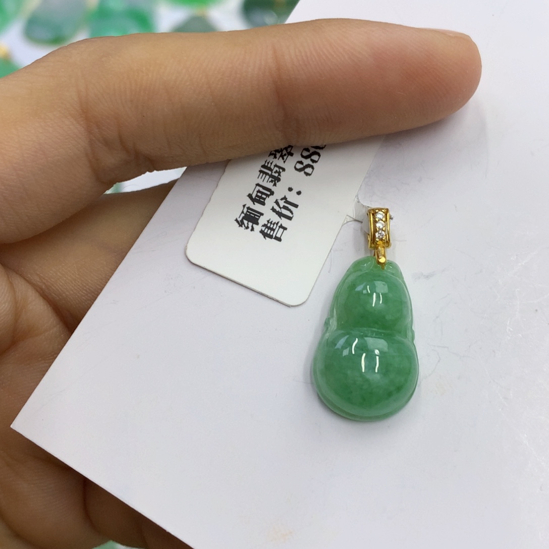 翡翠未镶嵌颈饰翡翠