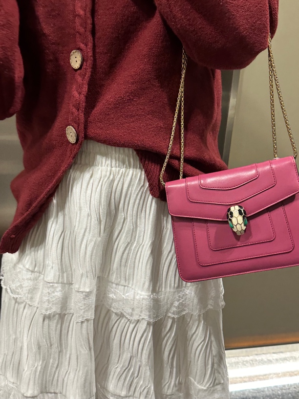 95新 BVLGARI/宝格丽 精美粉色小号链条斜跨包优雅百搭