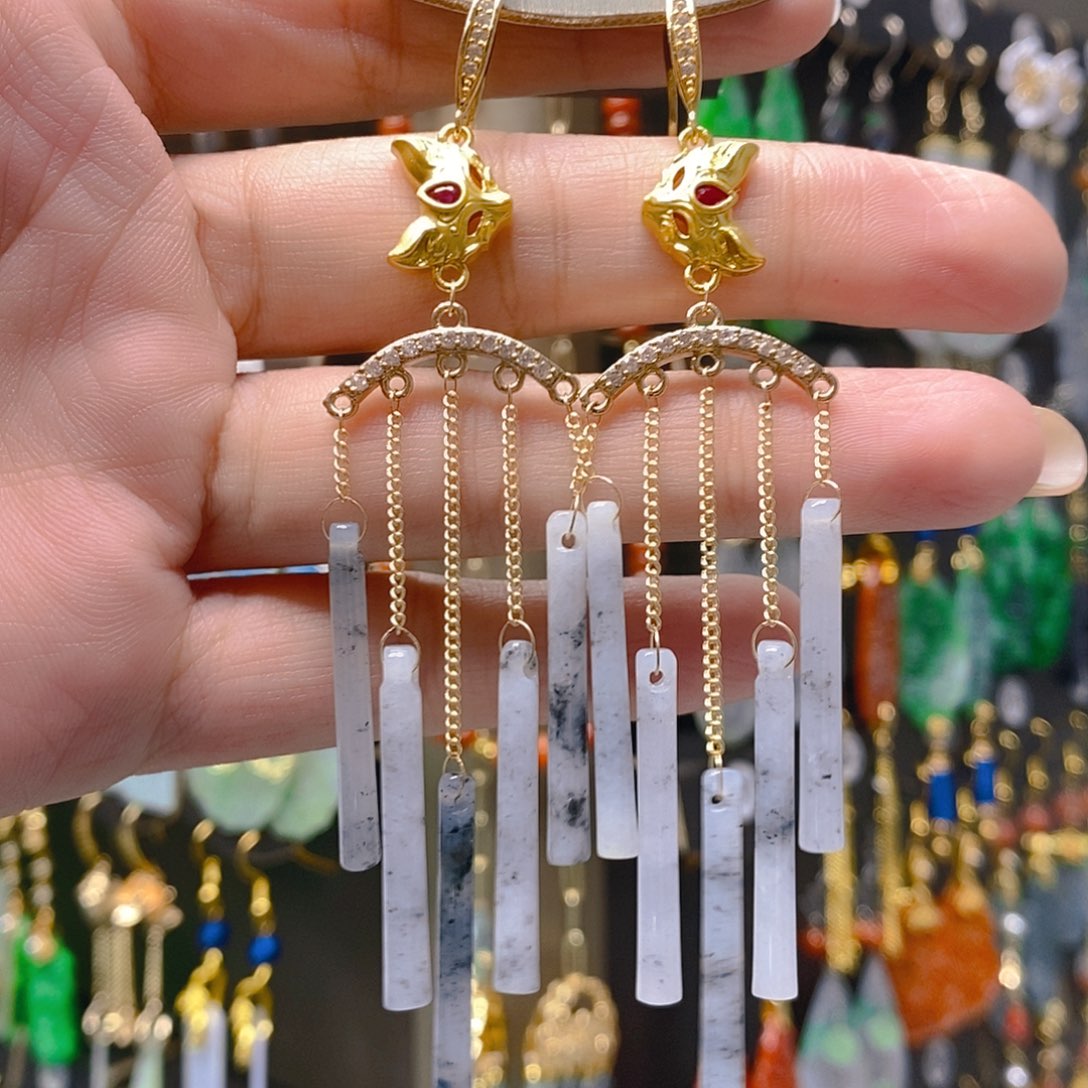 未镶嵌翡翠耳饰翡翠