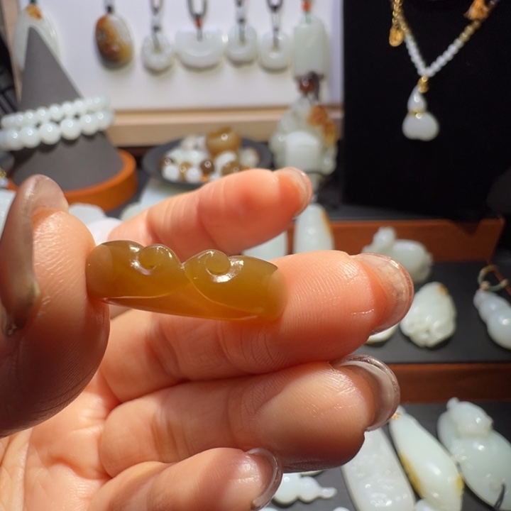 牧***6和田玉未镶嵌颈饰