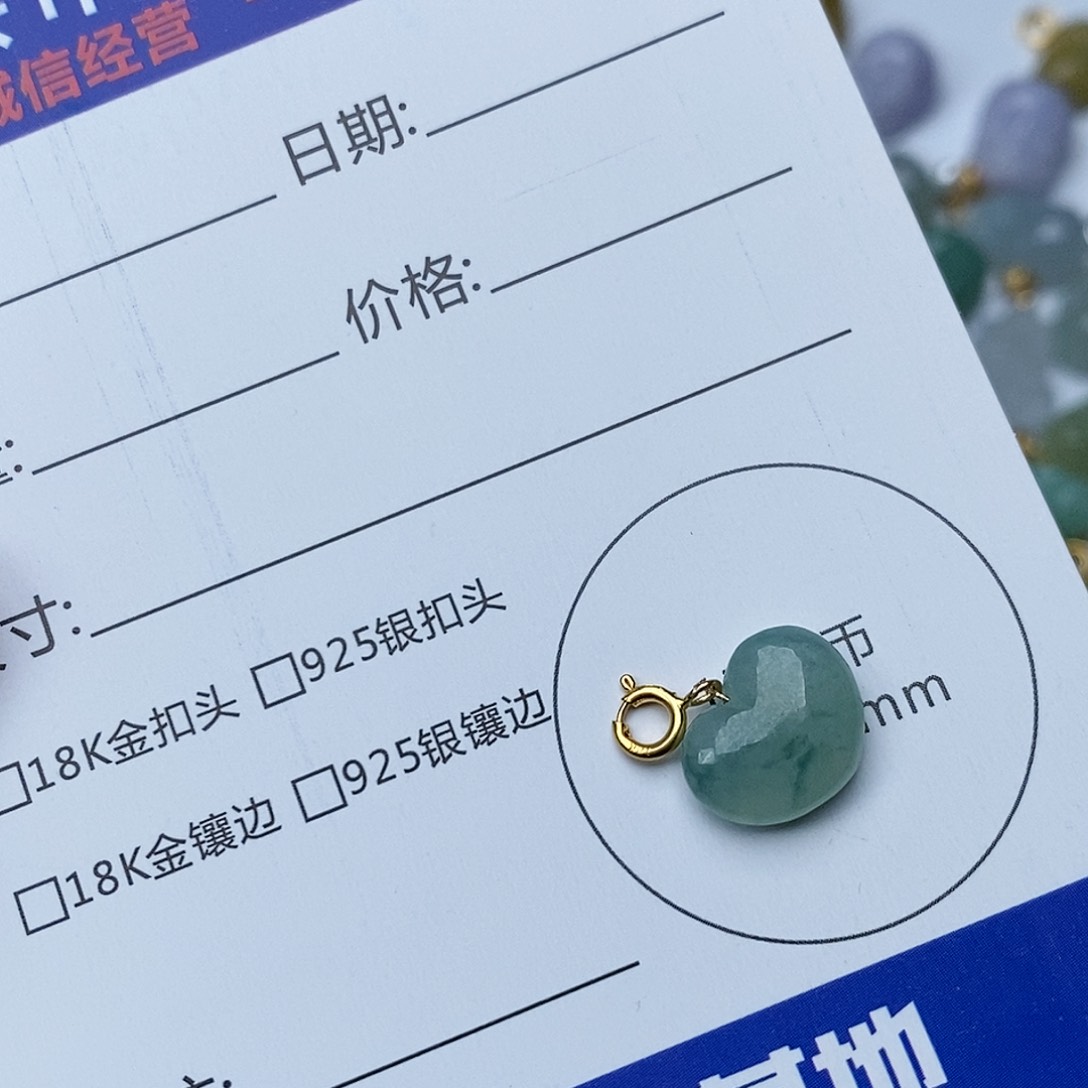 翡翠颈饰18K金镶嵌爱心