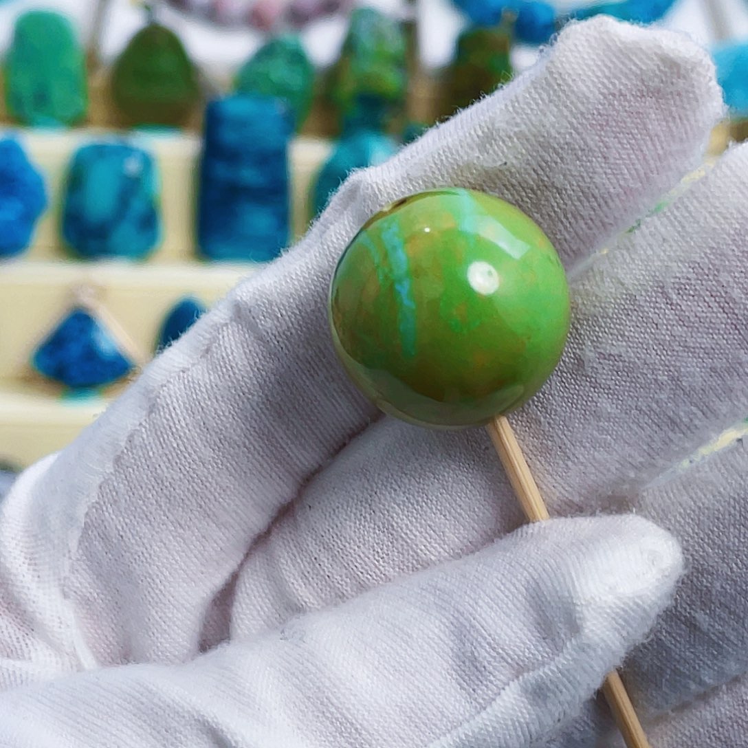 绿松石未镶嵌颈饰