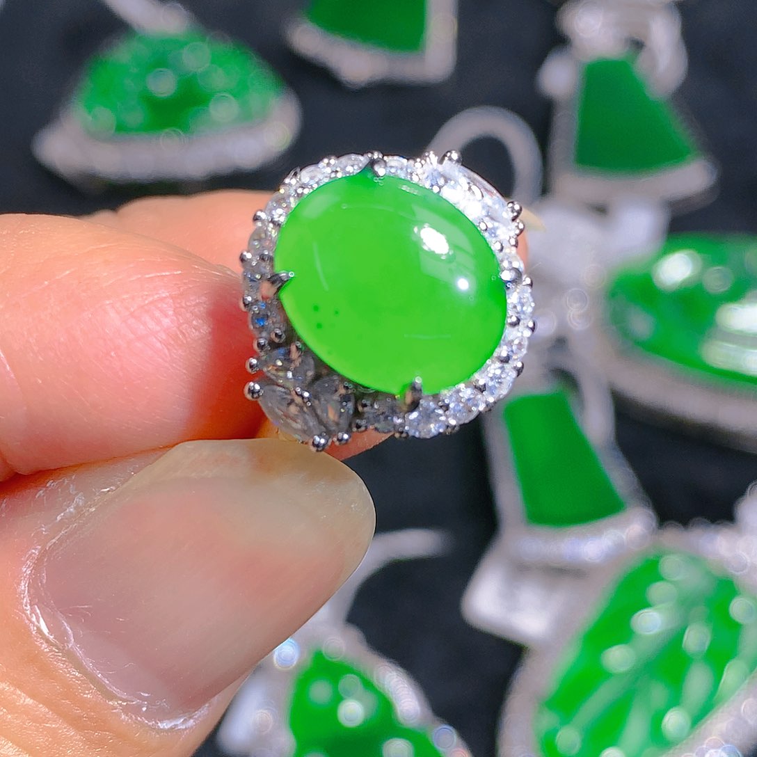 翡翠颈饰银S925镶嵌戒指