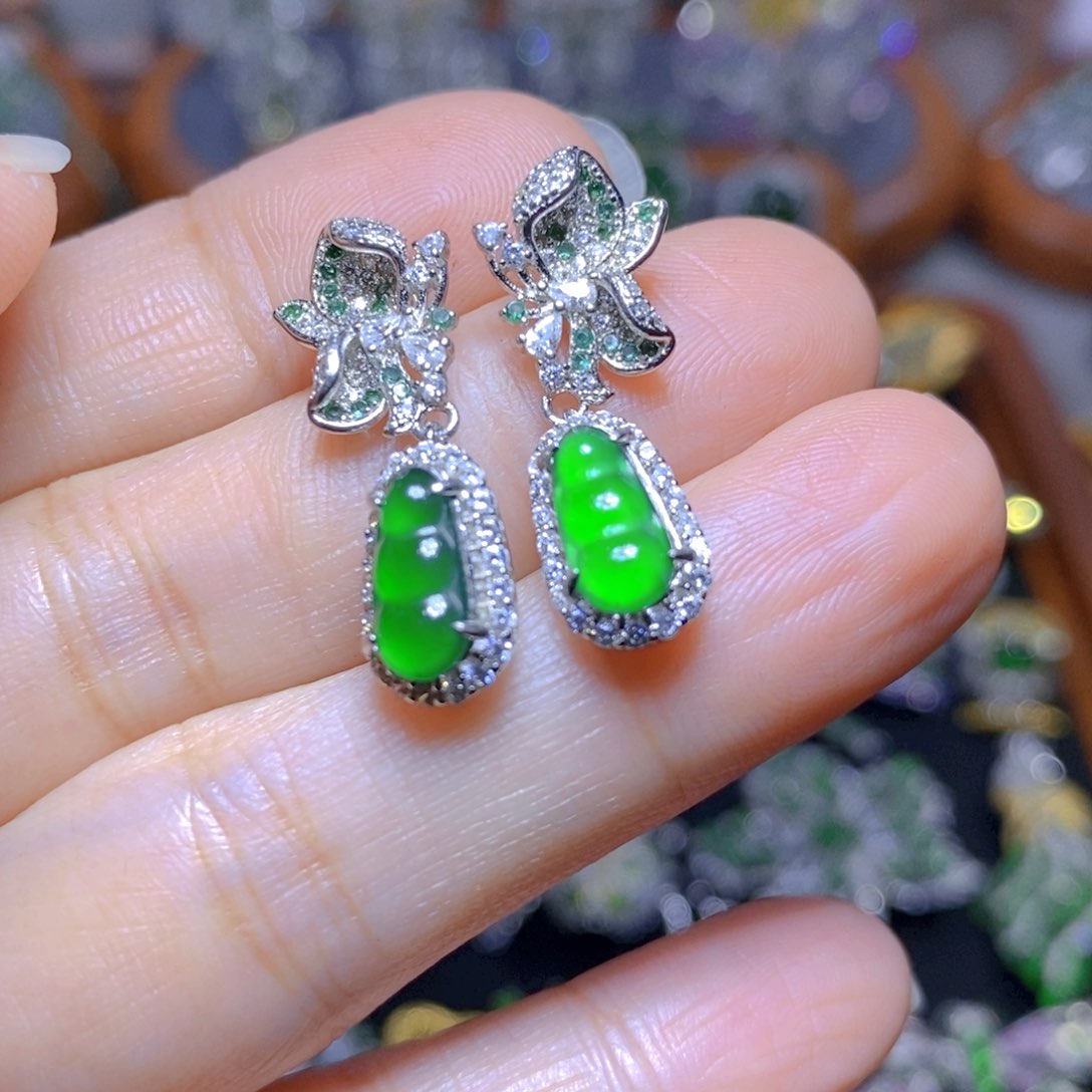 翡翠颈饰银S925镶嵌天然翡翠