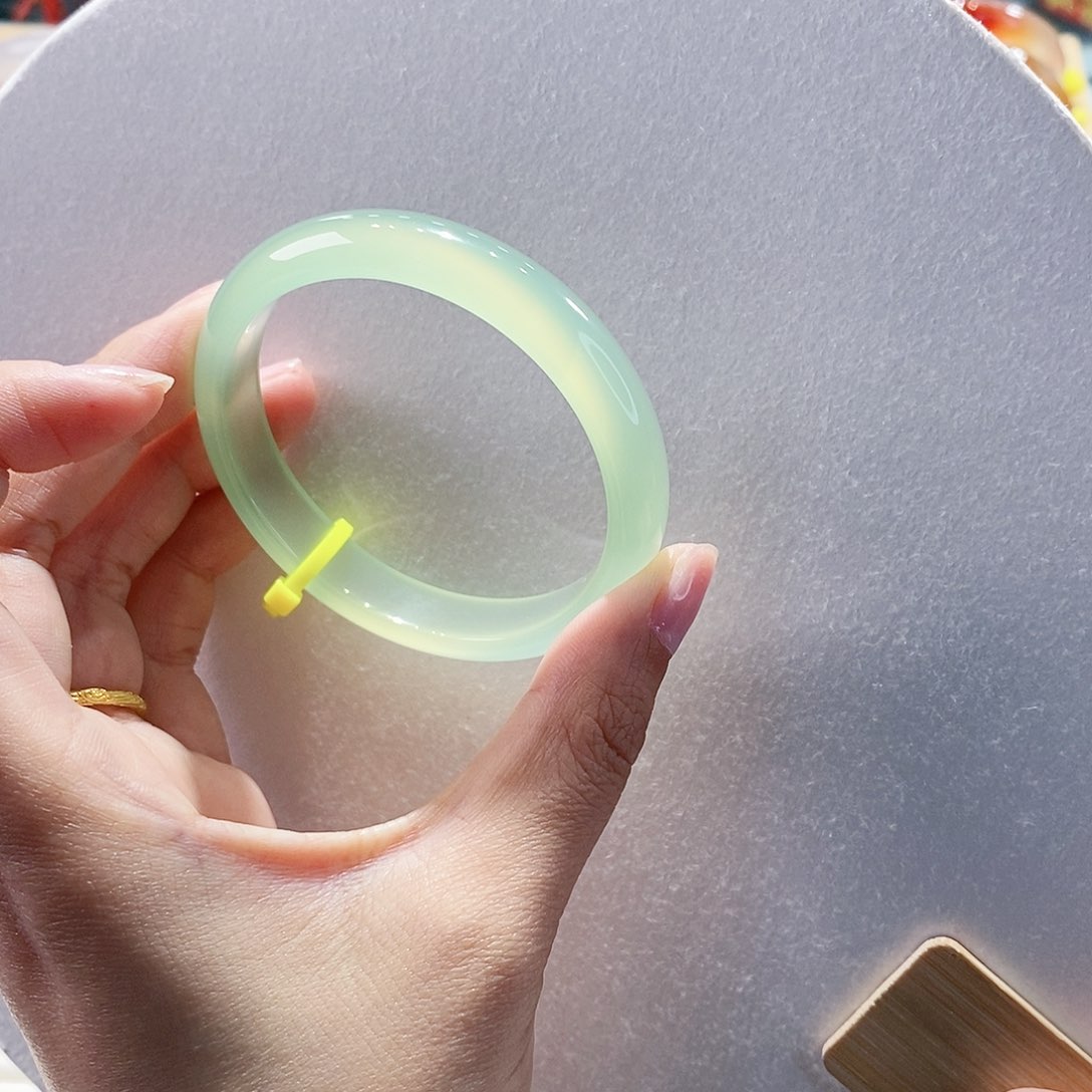 玛瑙/玉髓手镯未镶嵌55.1