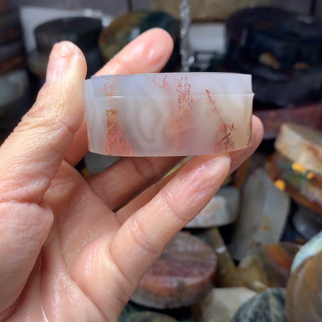 若***汐定制玛瑙定制水滴吊坠一个