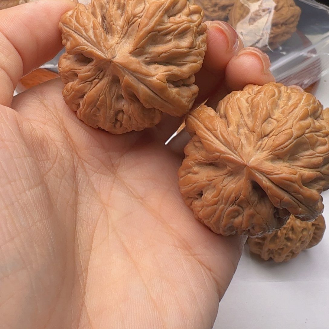 文玩核桃吊坠?红锦鲤