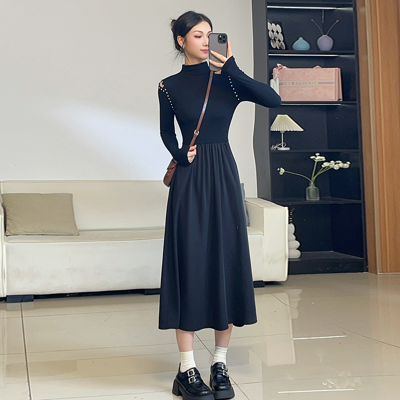 赫本风设计感小黑女秋装2024高级感套装女款爆款半身裙A字版