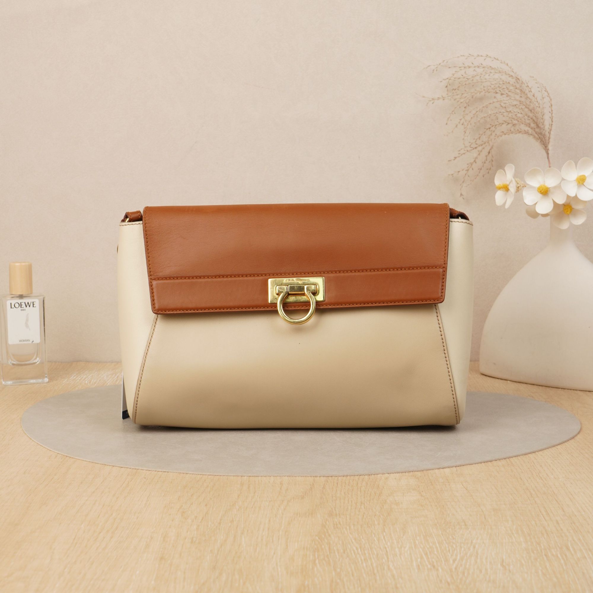 95新 FERRAGAMO/菲拉格慕  菲拉格慕拼棕单肩包斜挎包/DS034716