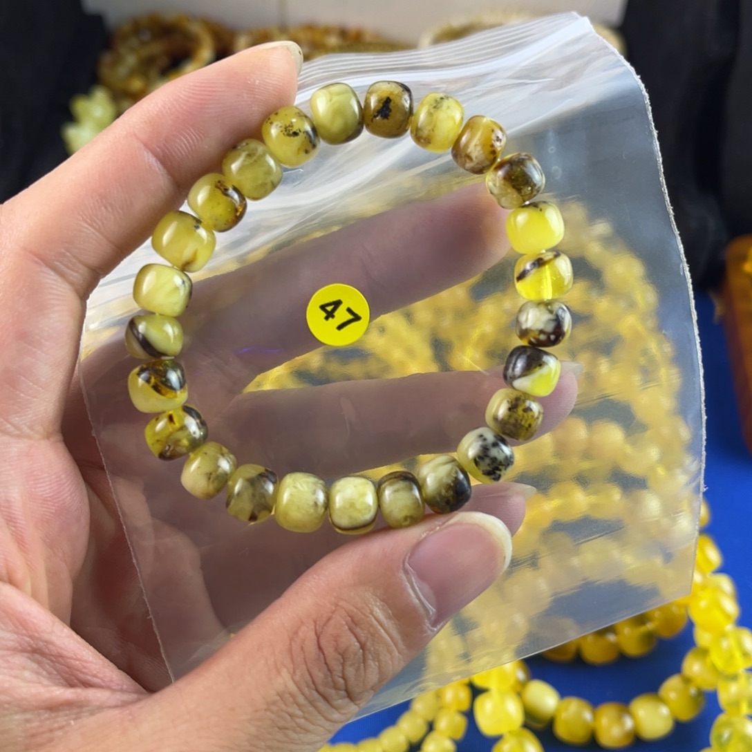 琥珀未镶嵌珠宝奇石