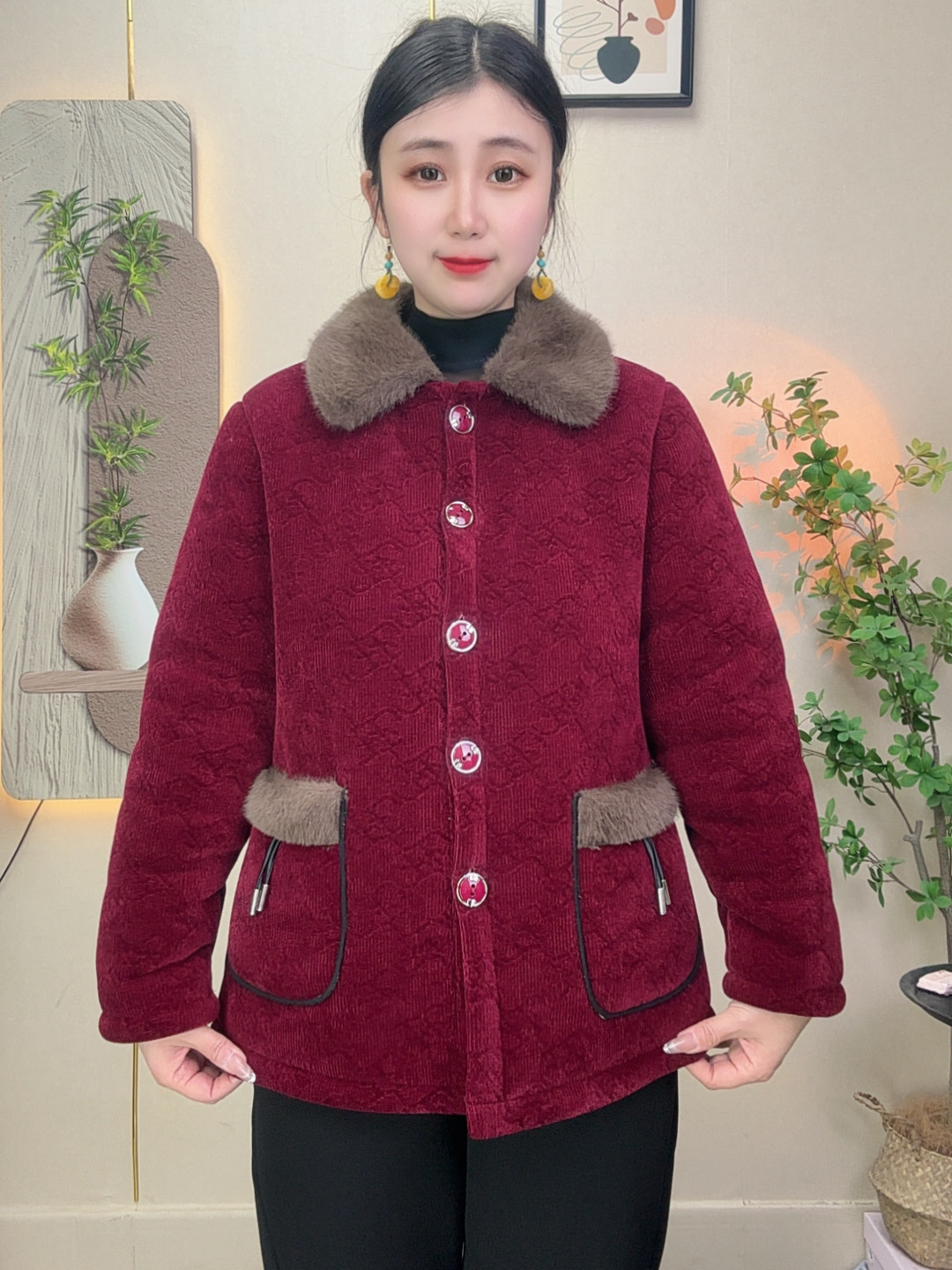 中老年女装冬季翻领女士加绒棉衣气质优雅妈妈装保暖大码外套