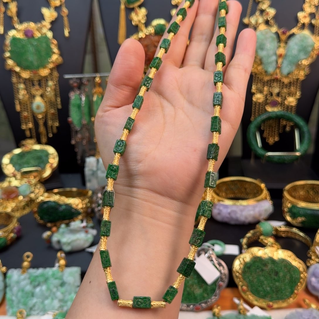 翡翠未镶嵌颈饰项链 炸价