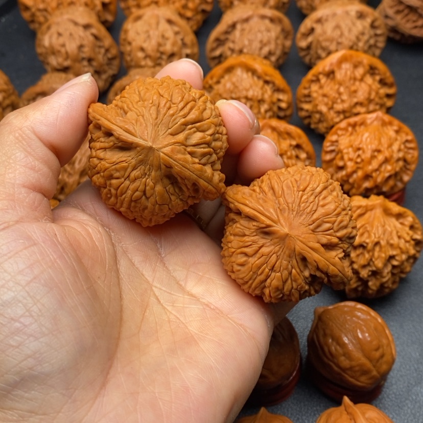 【闪购商品】文玩核桃把件44绣球