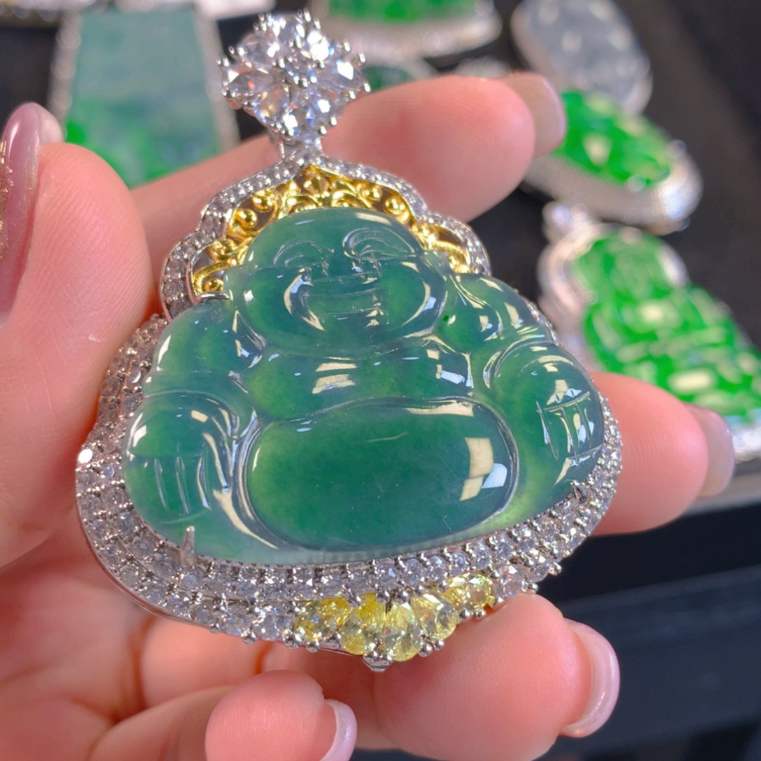 翡翠颈饰未镶嵌翡翠