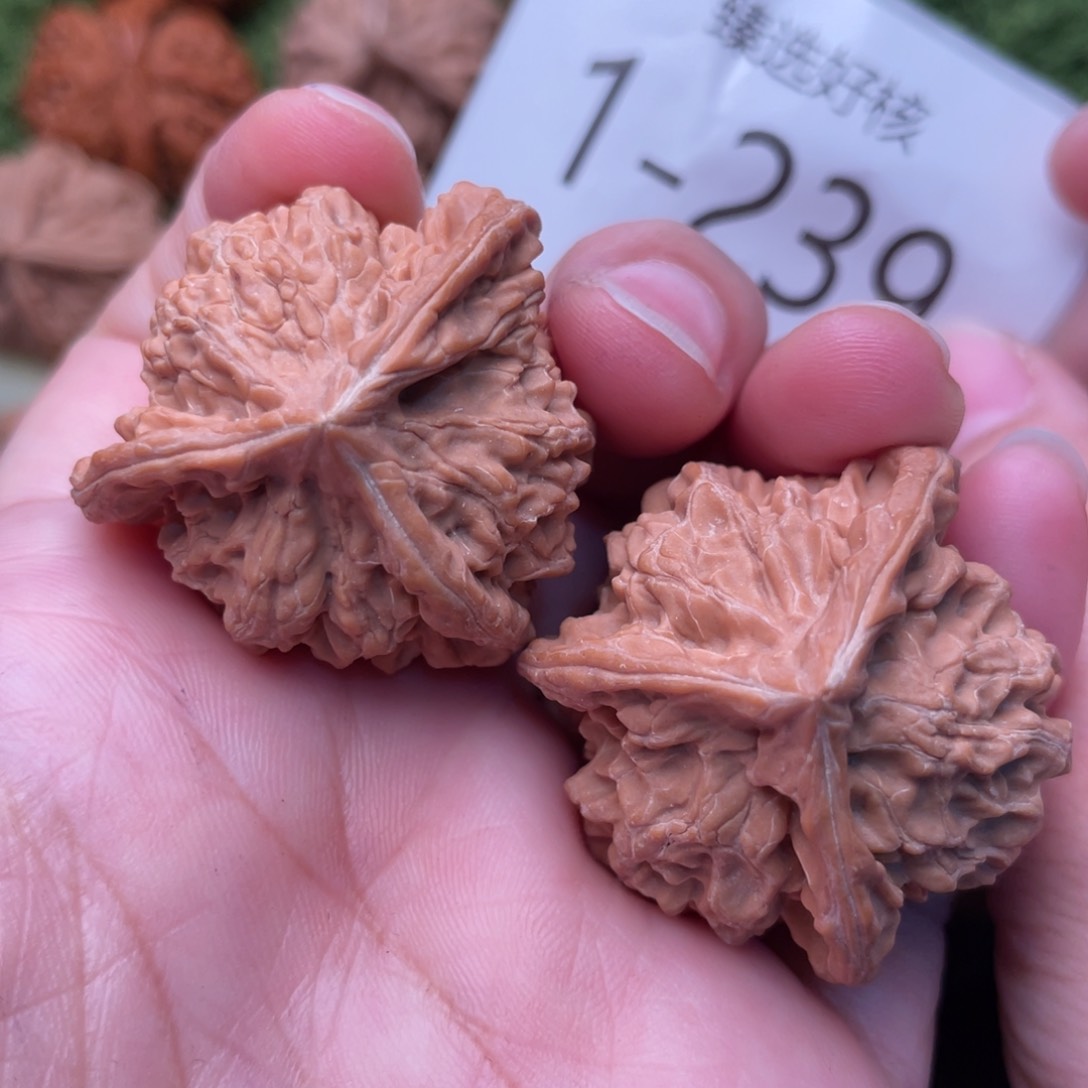 文玩核桃把件三棱37