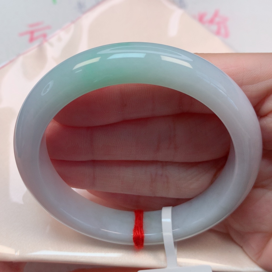 翡翠未镶嵌手镯56.5圈 细腻