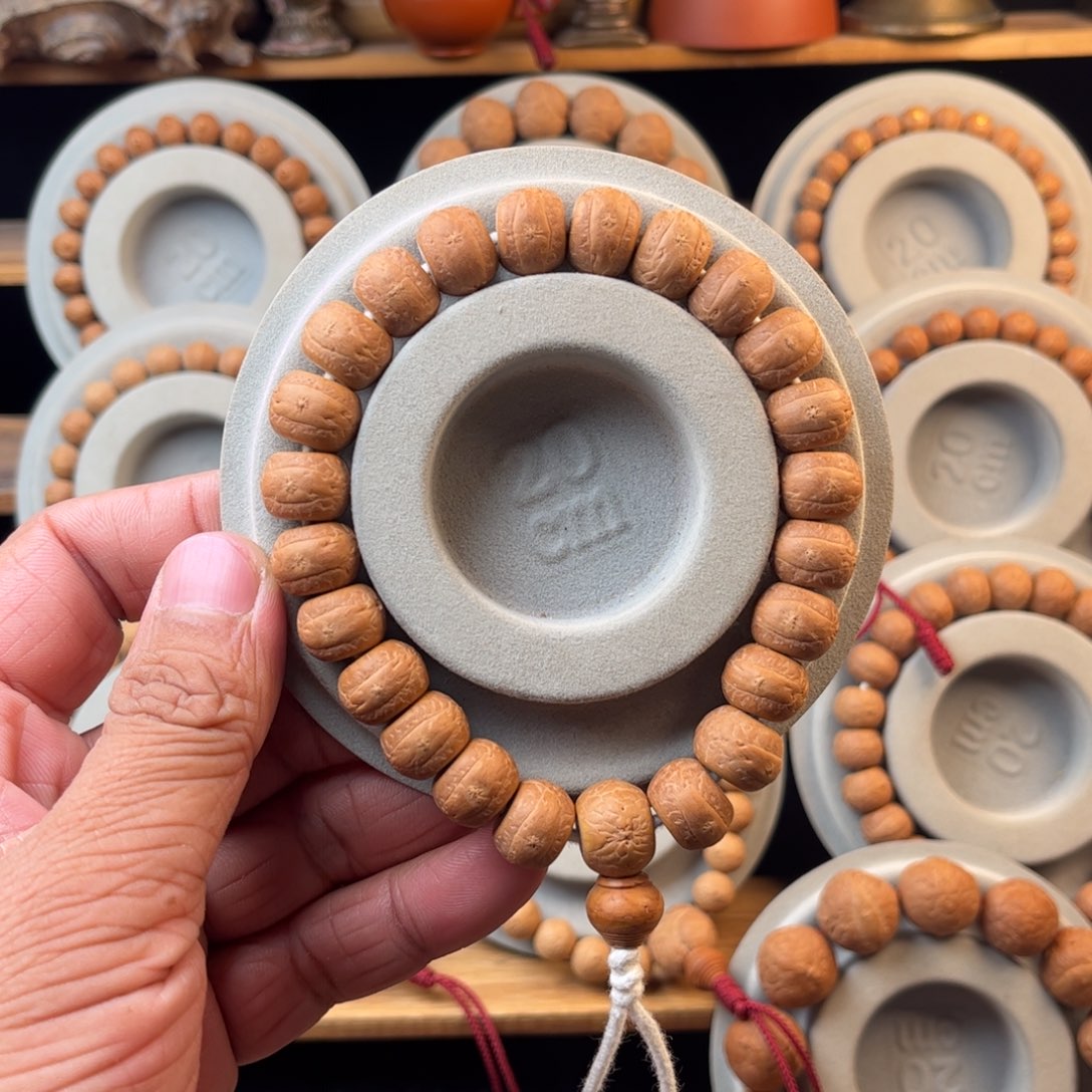 凤眼菩提吊坠13.5红油皮精工藏式同树籽超头