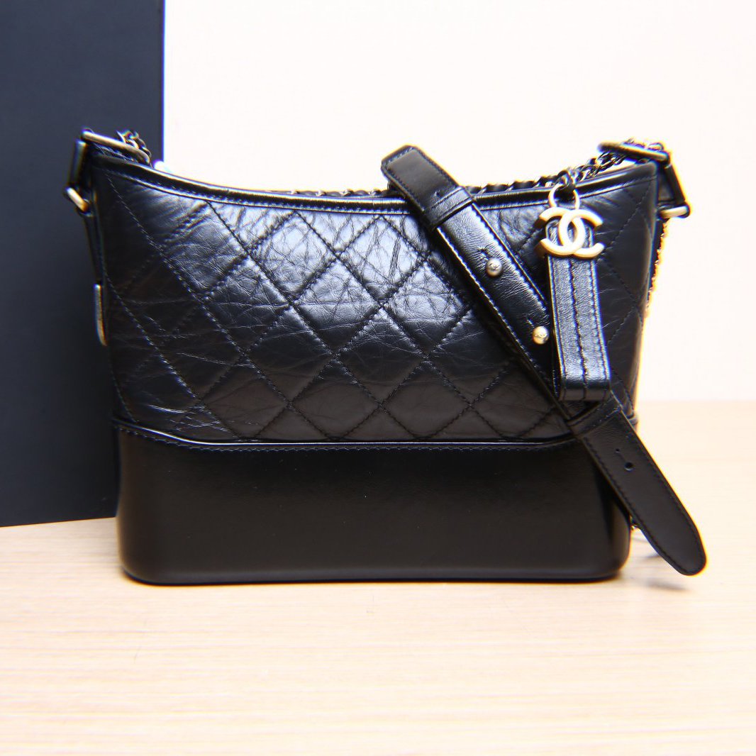 95新 Chanel/香奈儿 【小花念念】流浪 新中号 黑色 芯片 金银扣包