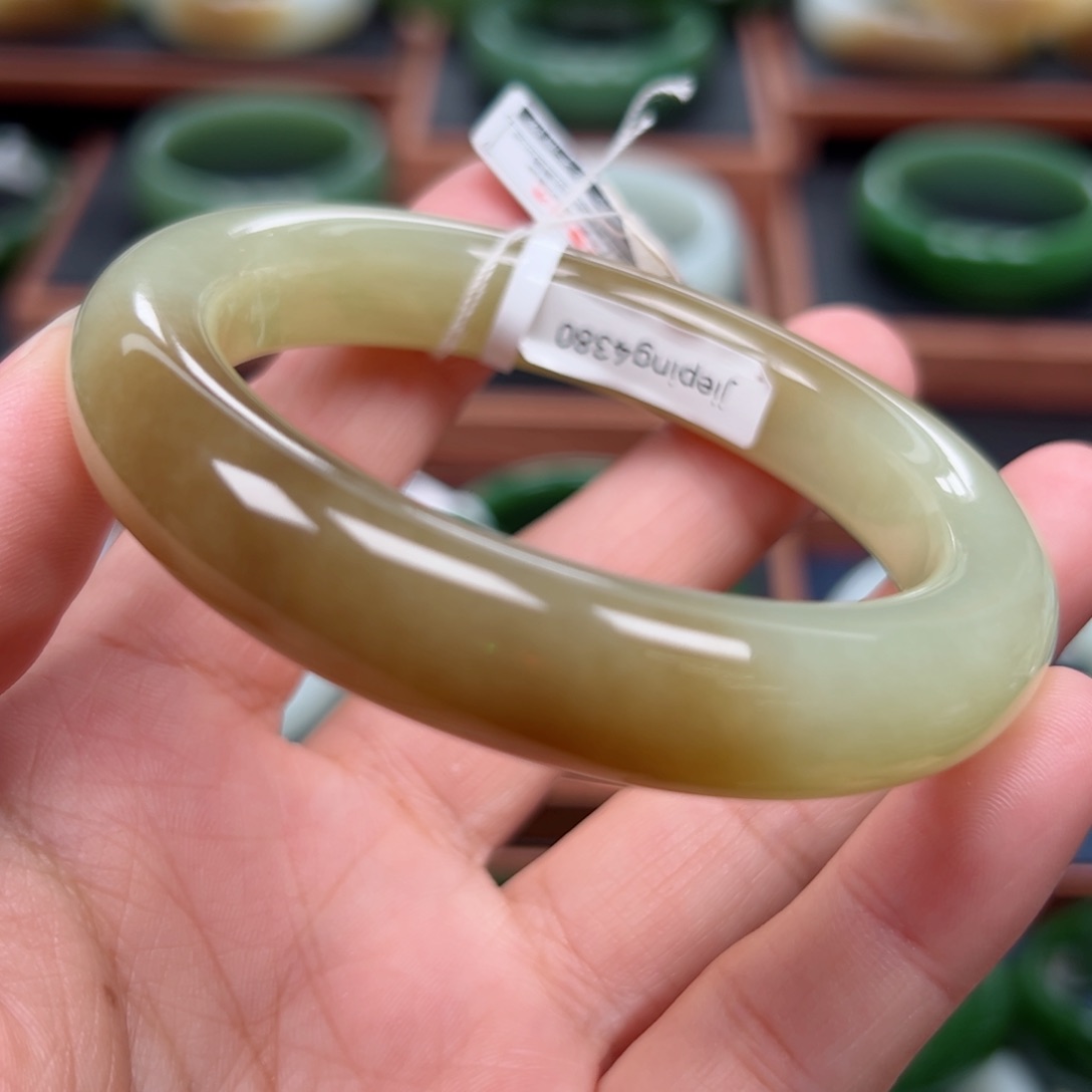 未镶嵌手镯和田玉（糖玉）