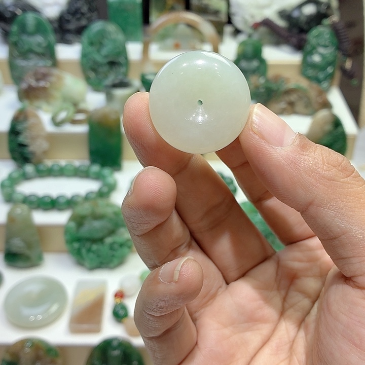 希***）独山玉未镶嵌颈饰平安扣