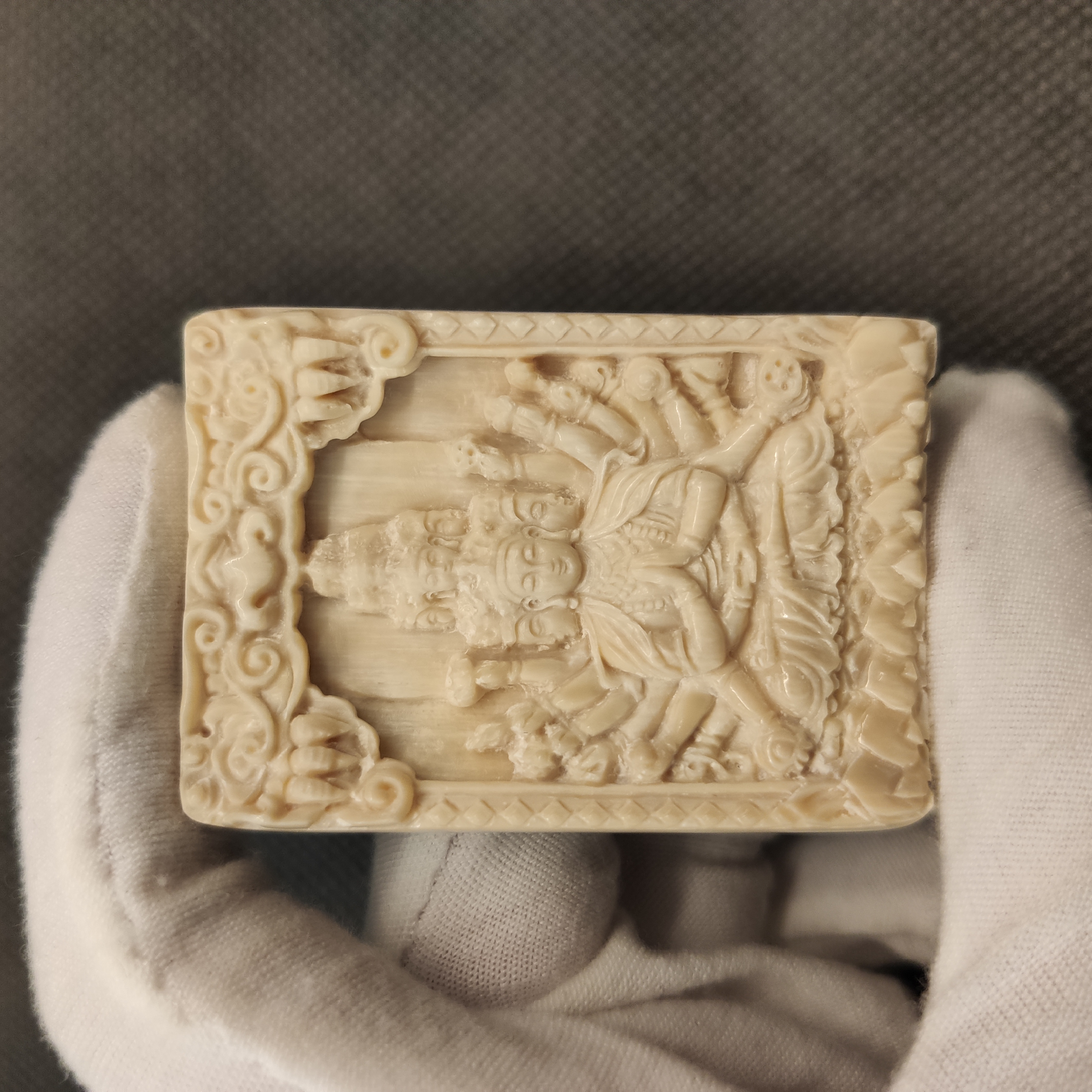 C00035 千手观音（鼠）猛犸牙工艺品