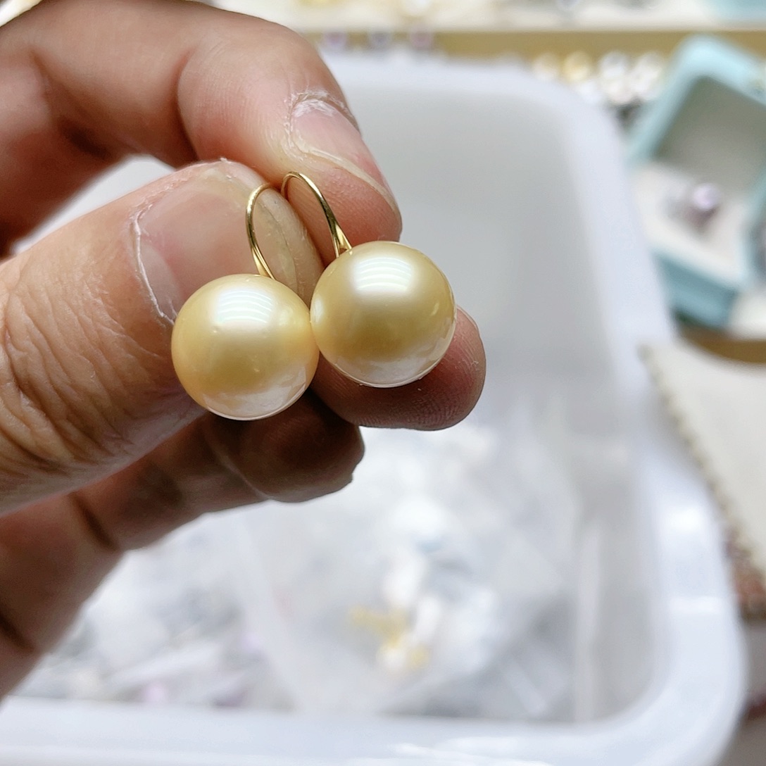 海水珍珠耳饰18K金镶嵌