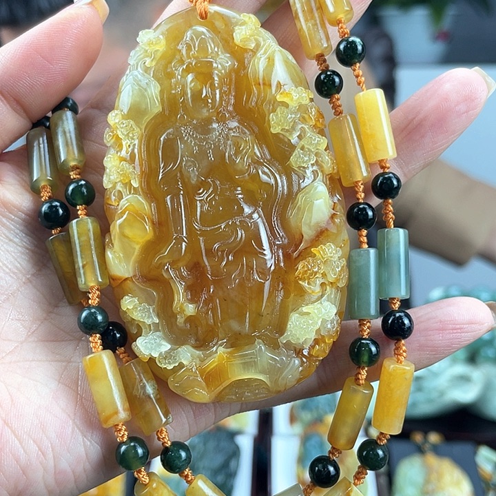 蛇纹石玉颈饰未镶嵌