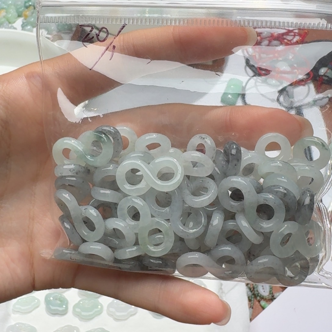 未镶嵌挂件翡翠福利1个，不包邮，拍一单邮费发货