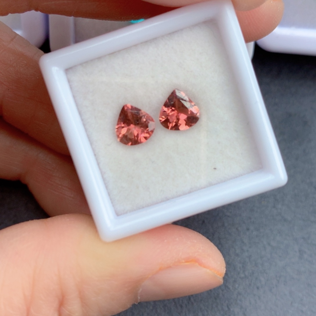 红色碧玺1.35克拉裸石未镶嵌