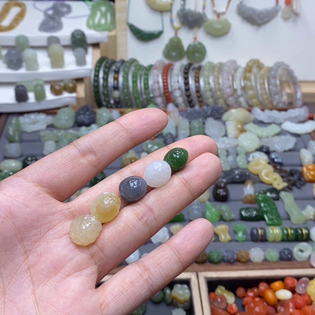 和田玉颈饰未镶嵌?***?