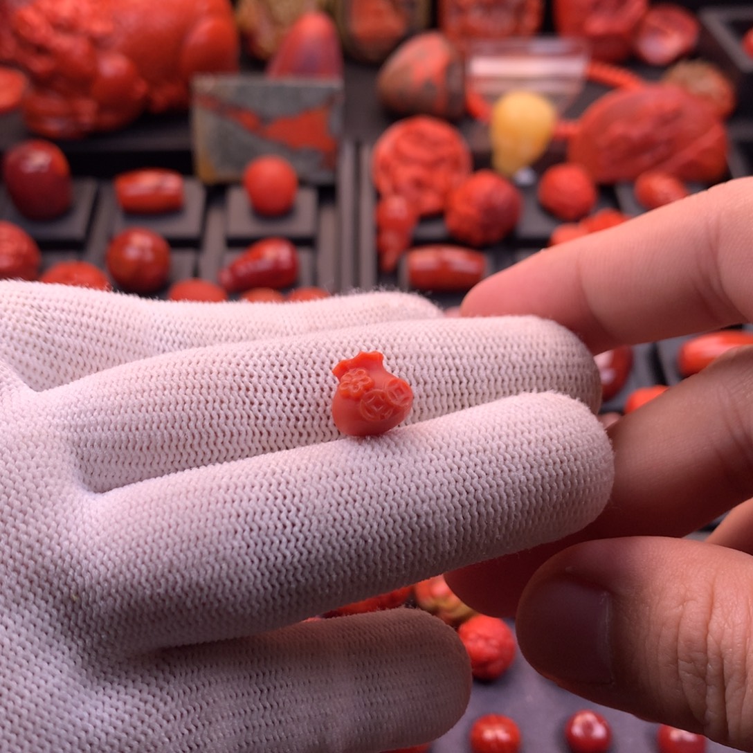 南红玛瑙未镶嵌【传仁】精工雕刻柿子红小福袋10.5mm