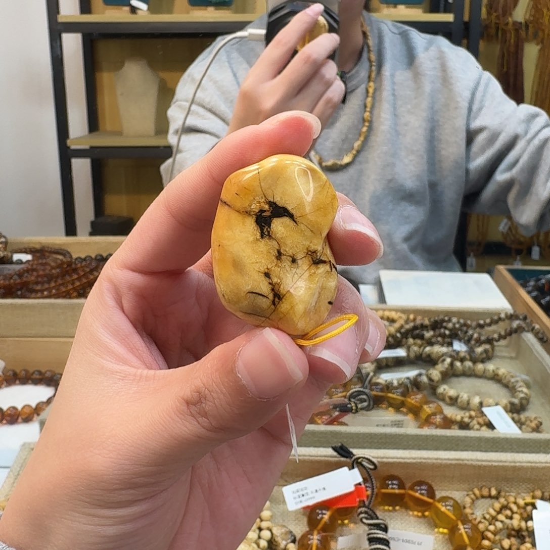 心***阳琥珀未镶嵌裸石抚顺琥珀干白随形