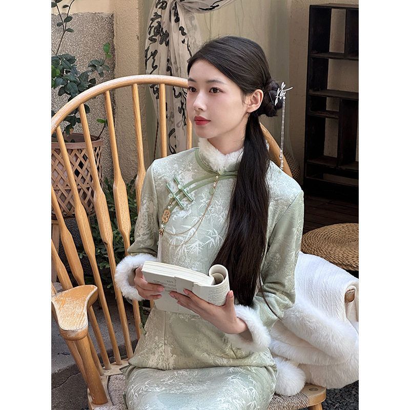 绿色改良旗袍冬季加绒保暖2024新款少女年轻款绝美复古风日常可
