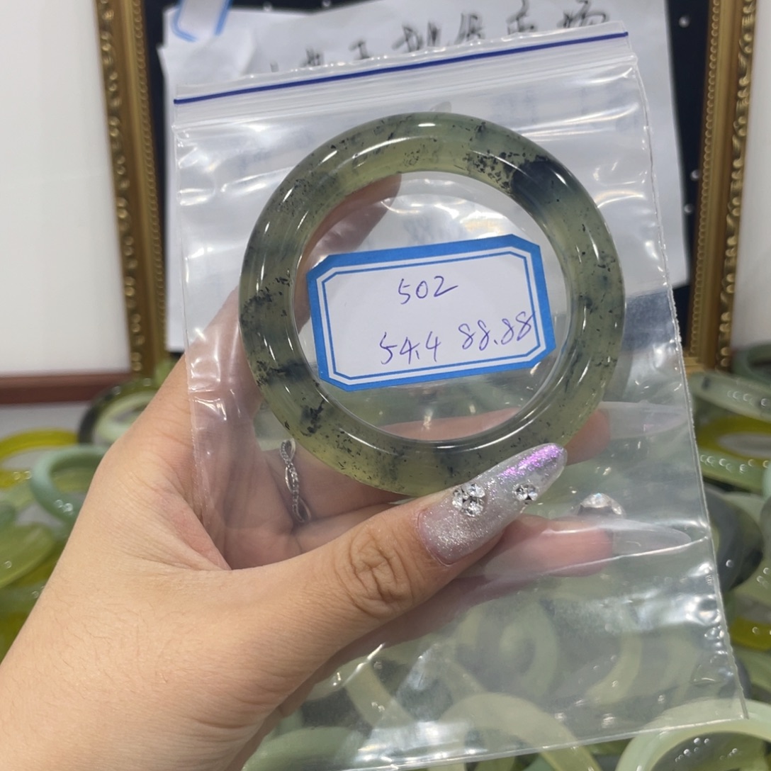 阿***呆蛇纹石玉未镶嵌手镯