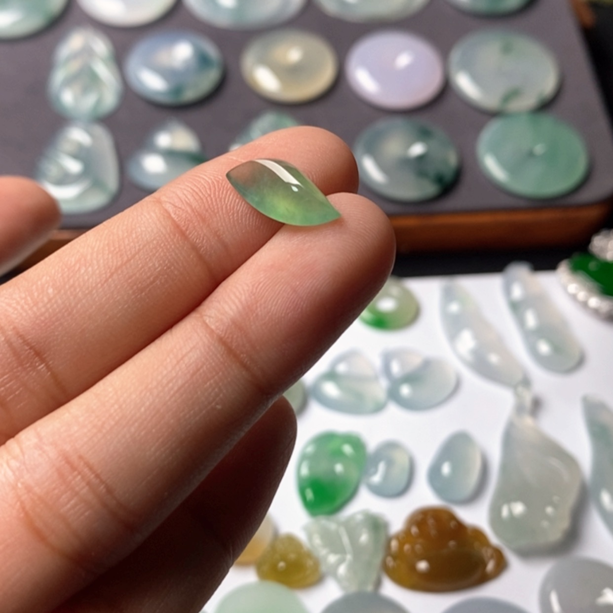 【闪购商品】翡翠颈饰未镶嵌马眼