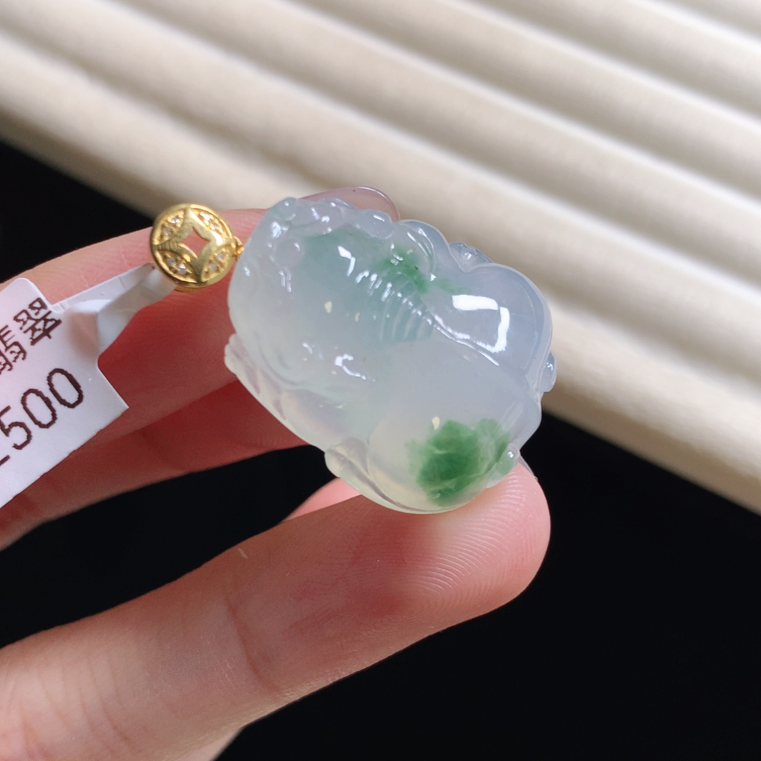 翡翠颈饰18K金镶嵌貔貅