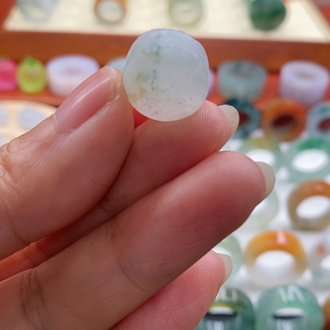 米***多定制翡翠未镶嵌翡翠