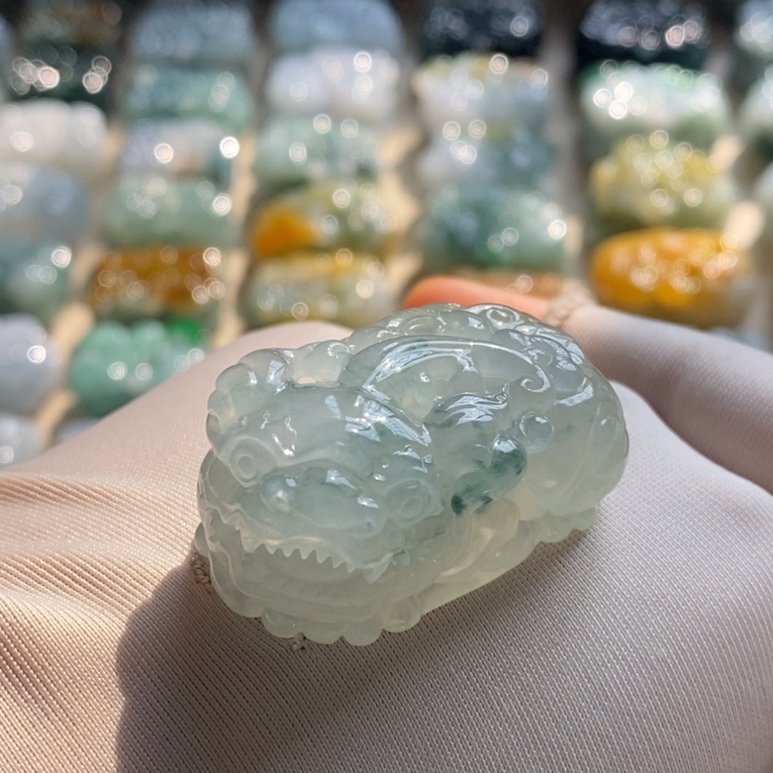 翡翠未镶嵌颈饰天然翡翠貔貅吊坠