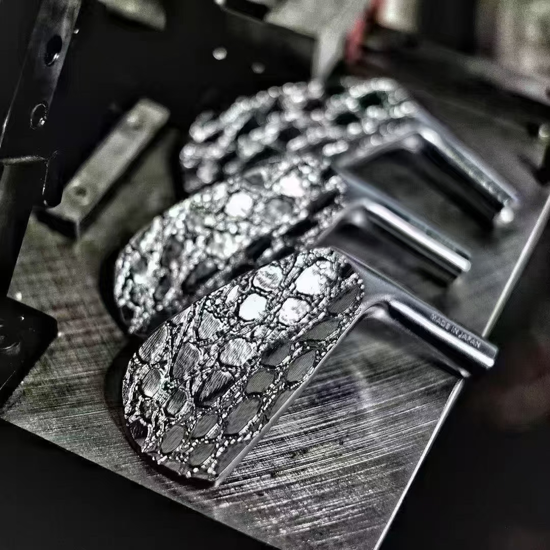 高尔夫球杆 Zodia 全鳄远心电镀黑色限量铁杆组