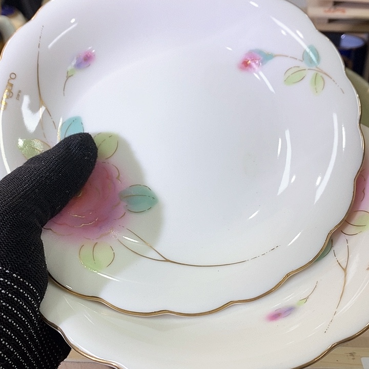 瓷片B****e哈哈哈哈哈哈哈哈哈哈