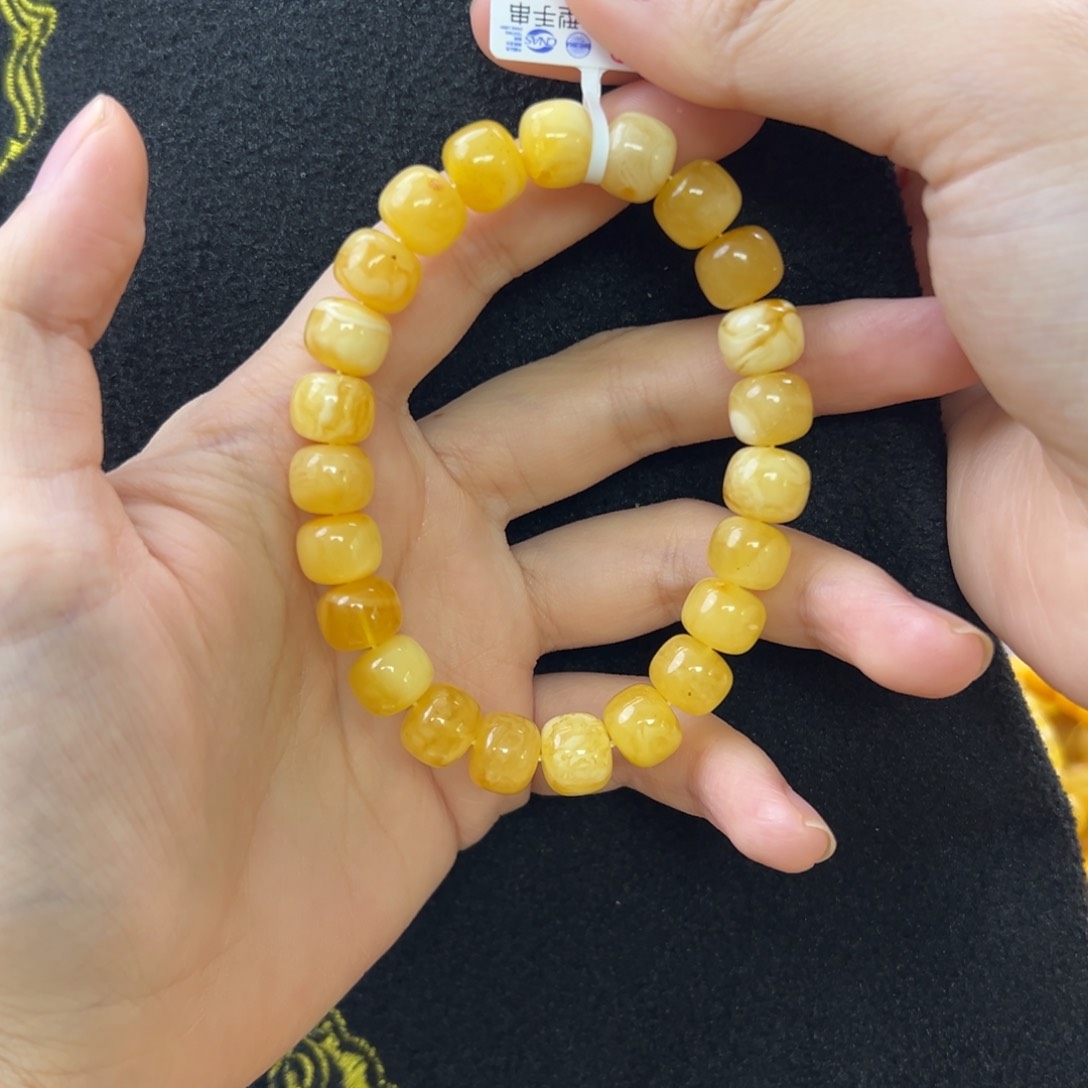 未镶嵌琥珀珠宝奇石