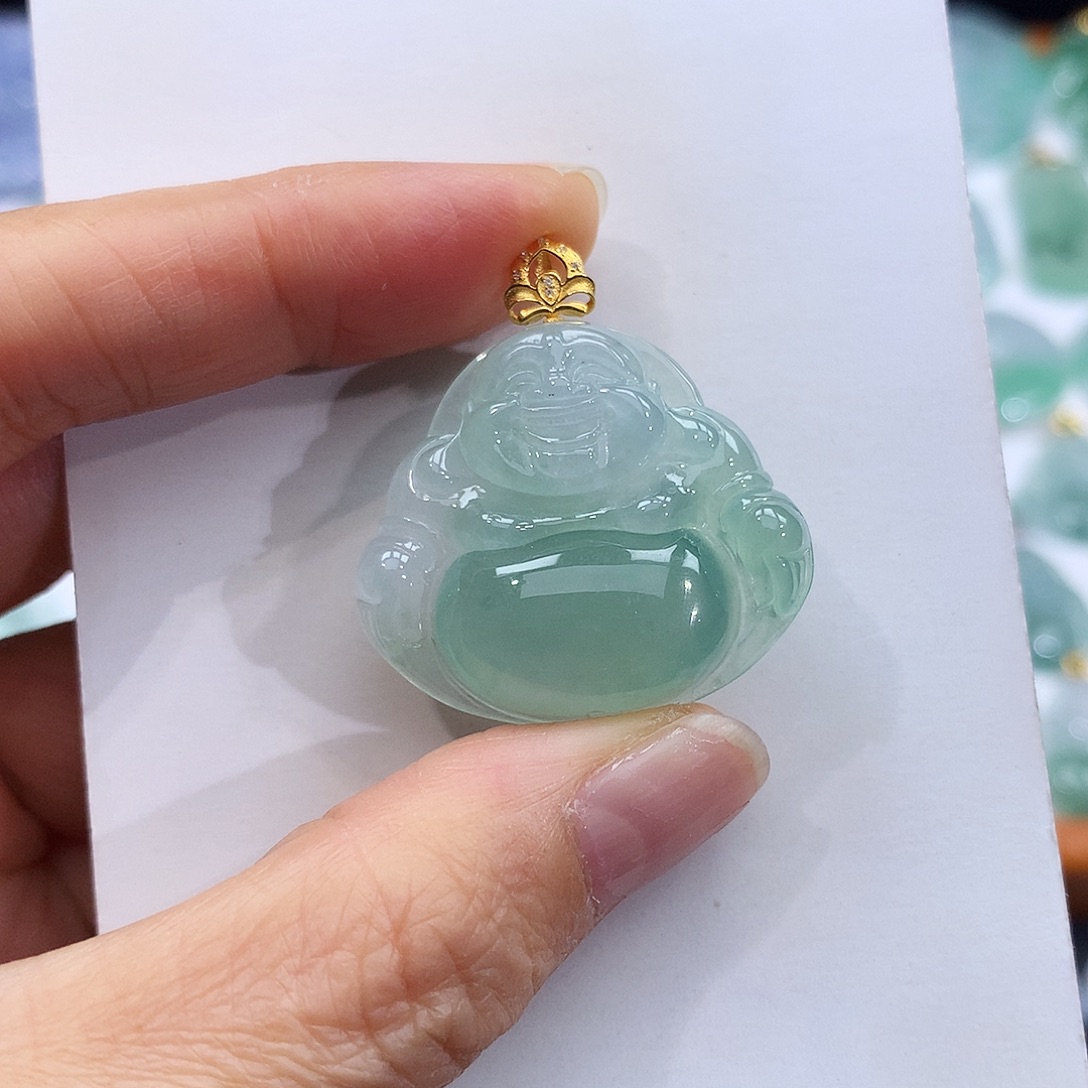 翡翠18K金镶嵌颈饰翡翠吊坠