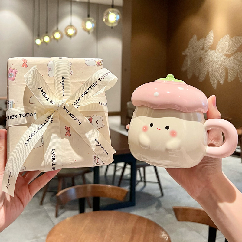 送闺蜜伴手礼物可爱高颜值草莓马克杯带盖勺创意陶瓷水杯生日礼物