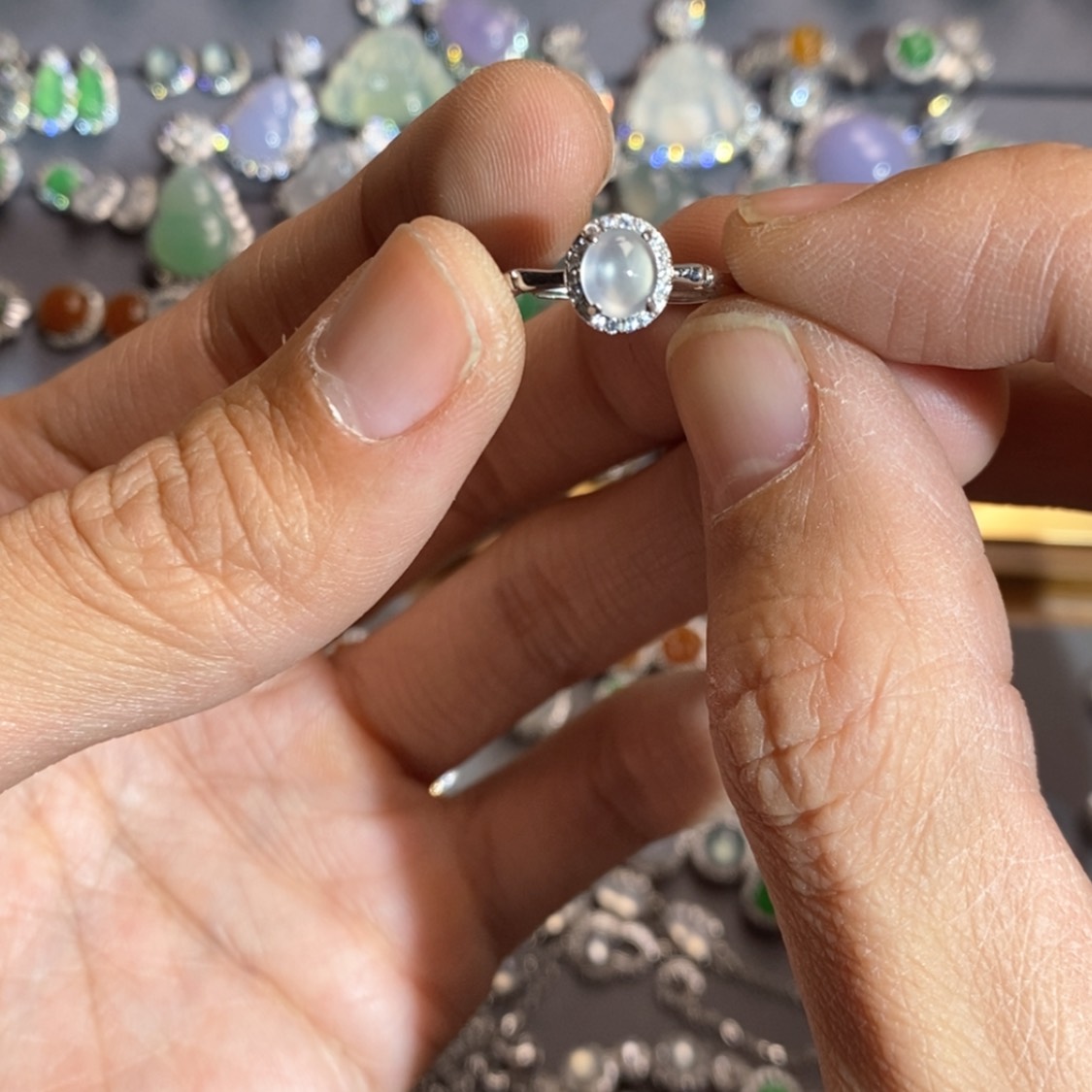 【闪购商品】翡翠颈饰未镶嵌辣*翡翠