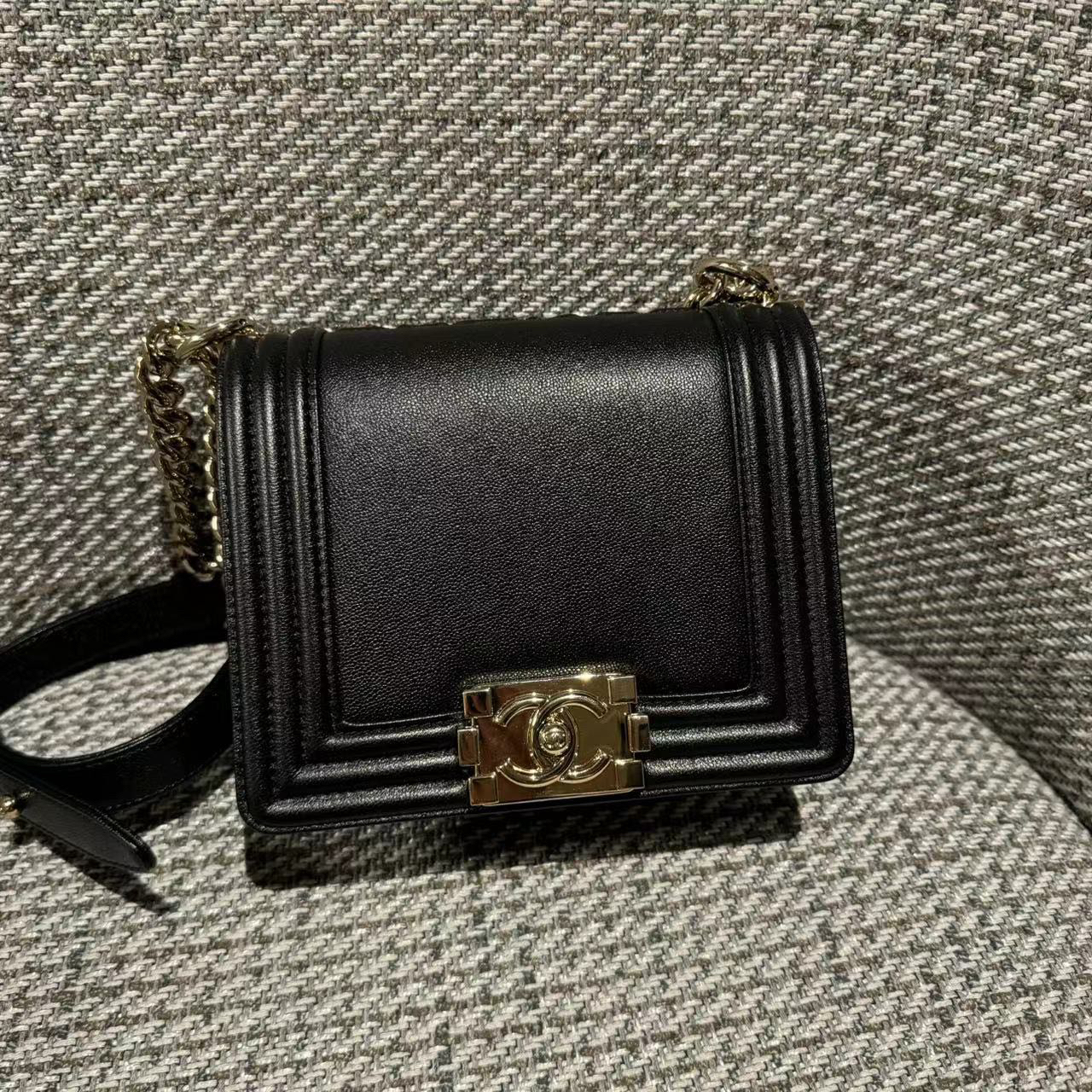 未使用 Chanel/香奈儿 黑金mini Leboy芯片牛皮 NE441320