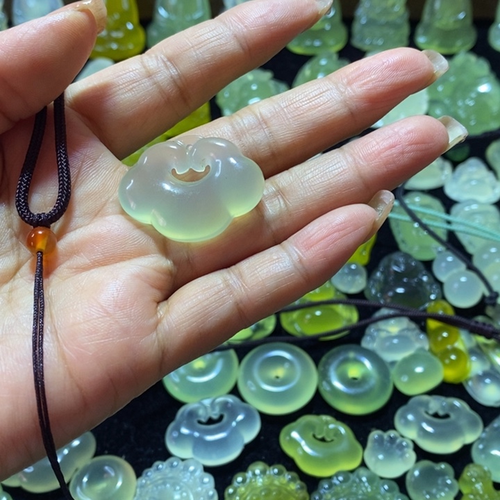 *****蛇纹石玉未镶嵌颈饰