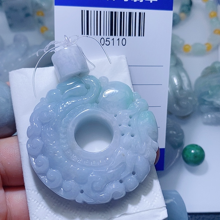 翡翠未镶嵌颈饰天光墟翡翠市场现金代购