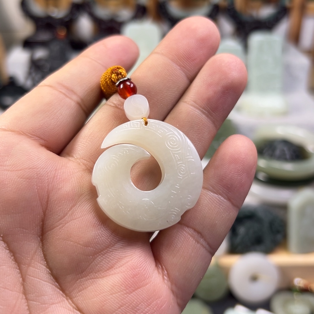 和田玉颈饰未镶嵌